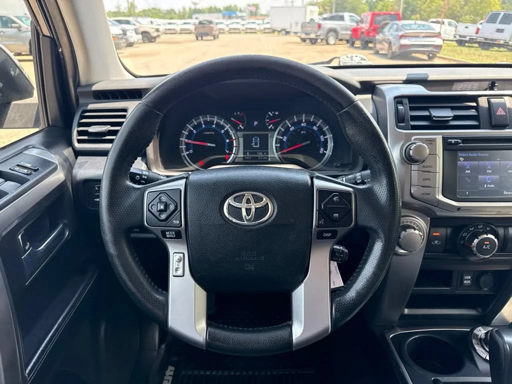 Used 2018  Toyota SR5 image 13