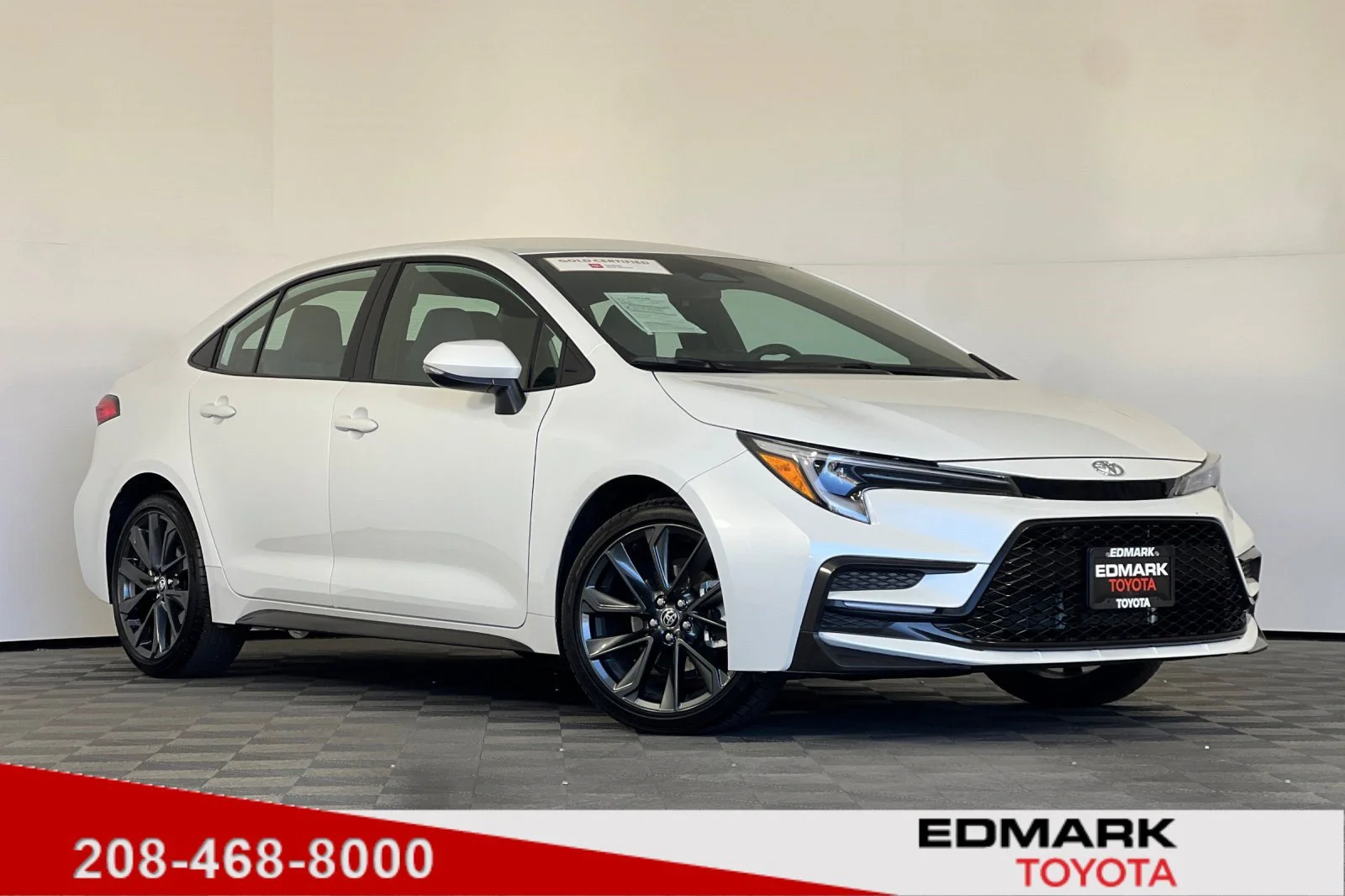 Used 2026 Wind Chill Pearl Toyota SE image 1