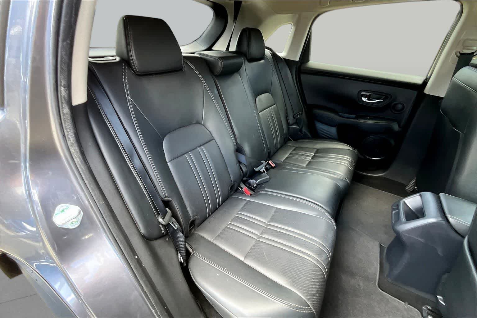 Used 2023 Modern Steel Metallic Honda EX-L image 20