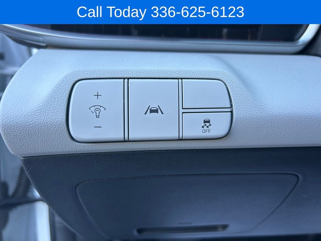 Used 2022 Gray Hyundai Limited image 16