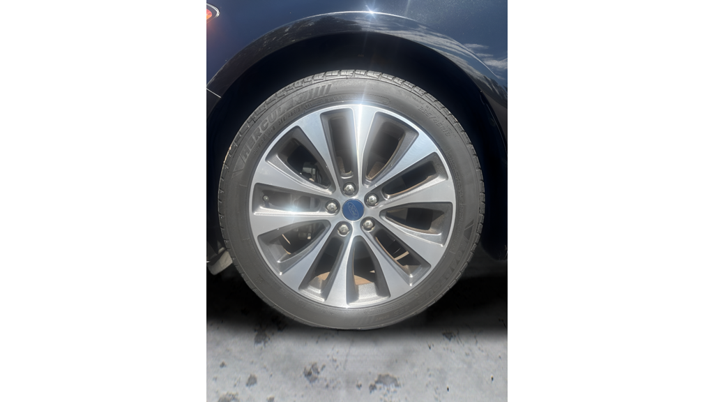 Used 2019 Black Ford SE image 19