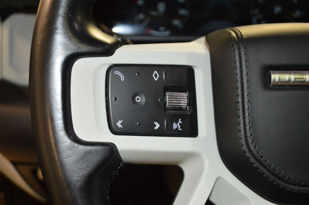 Used 2022 Gray Land Rover XS Edition image 21