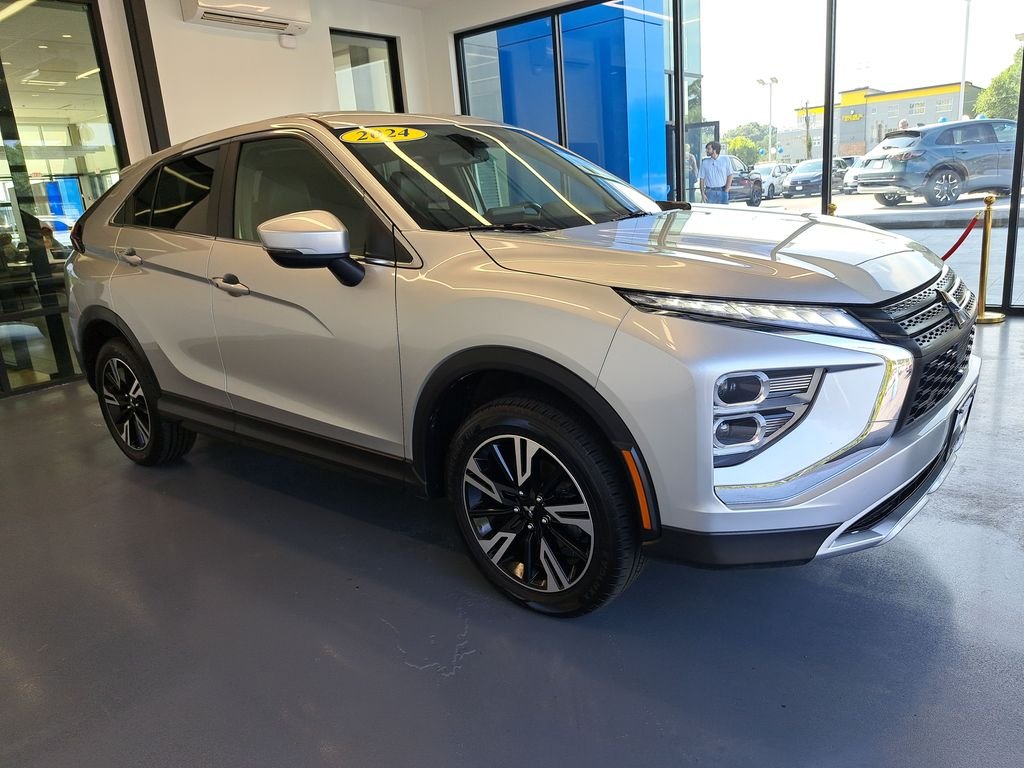 Used 2024 Black Mitsubishi SE image 9
