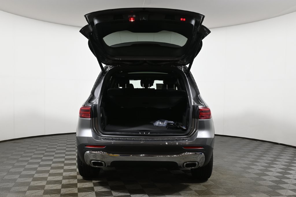 Used 2026 Mountain Grey Metallic Mercedes-Benz GLB 250 image 35