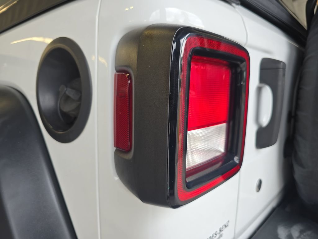 Used 2019 White Jeep Unlimited Sport S image 33