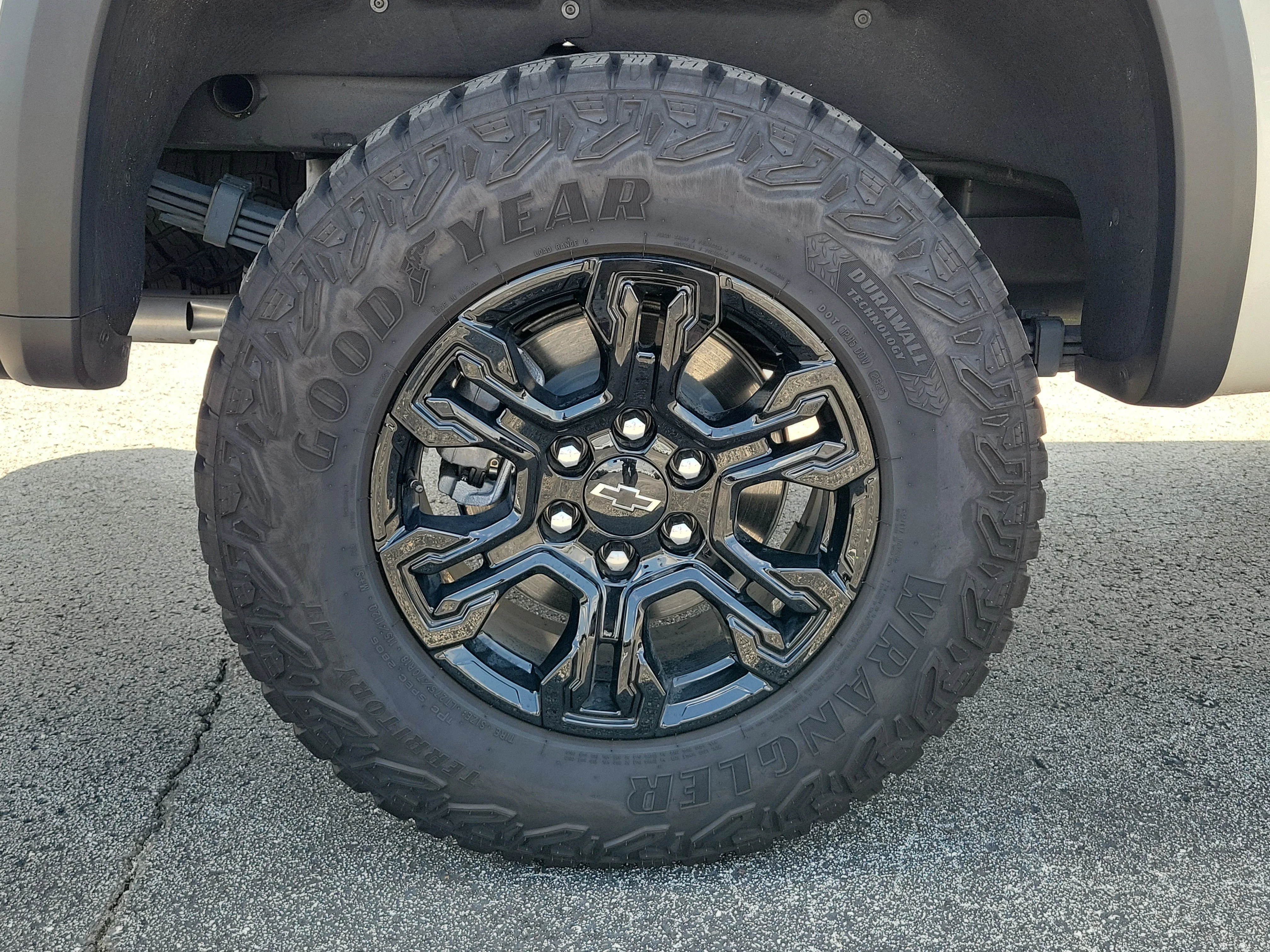 Used 2026 White Sands Chevrolet ZR2 image 9