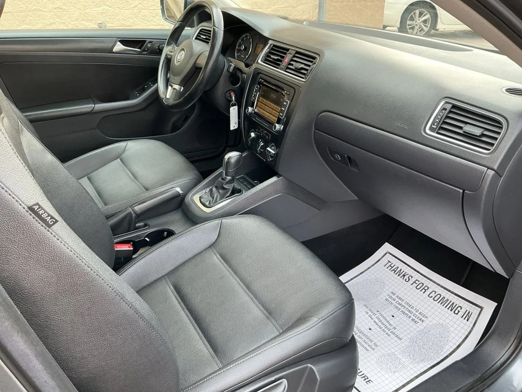 Used 2012 Gray Volkswagen 2.5L SE image 25
