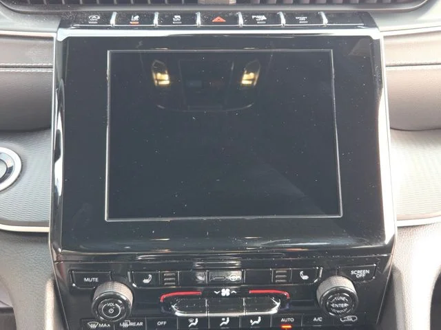 Used 2024 White Jeep Altitude X image 23