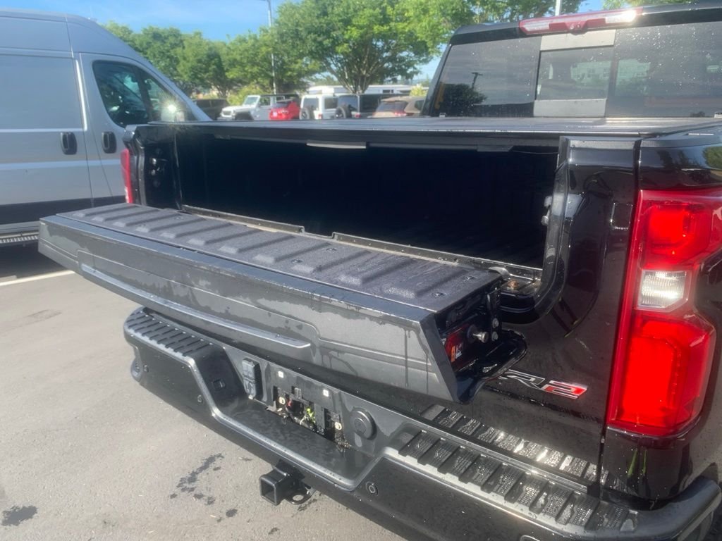 Used 2022 Black Chevrolet ZR2 image 11