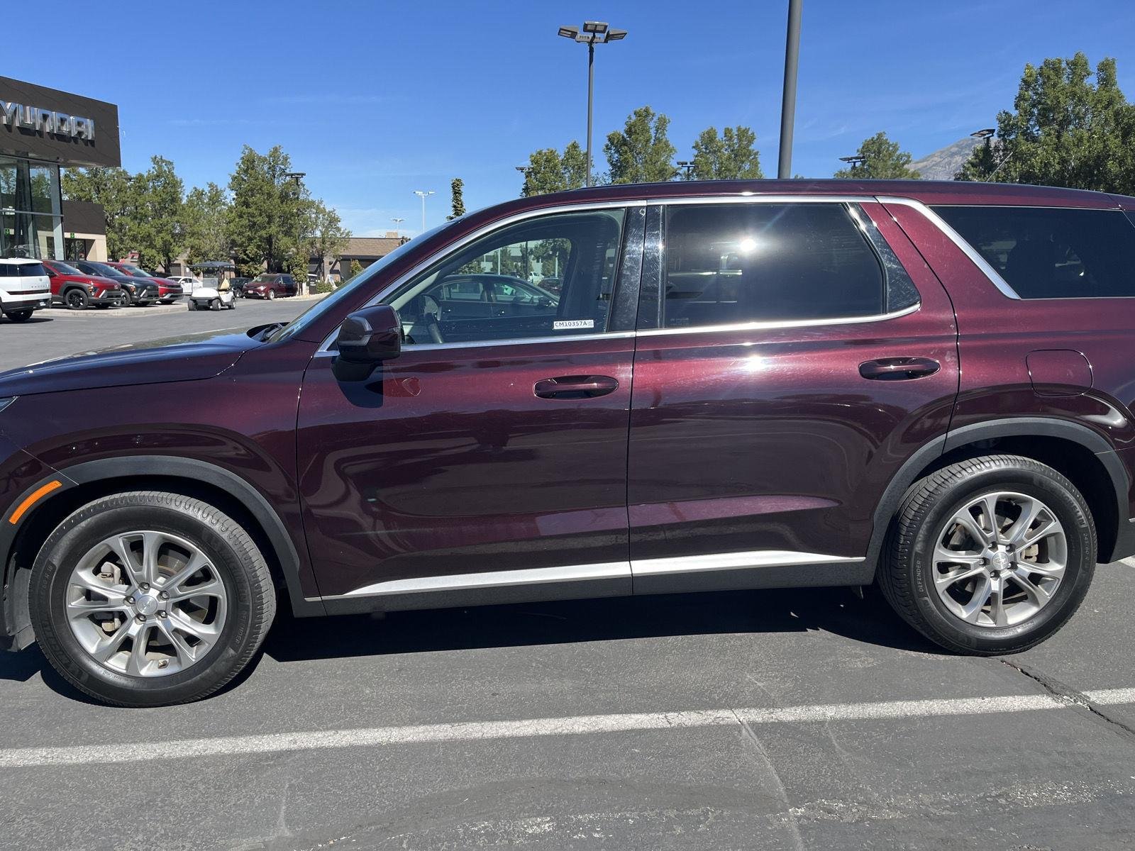 Used 2022 Sierra Burgundy Hyundai SE image 4