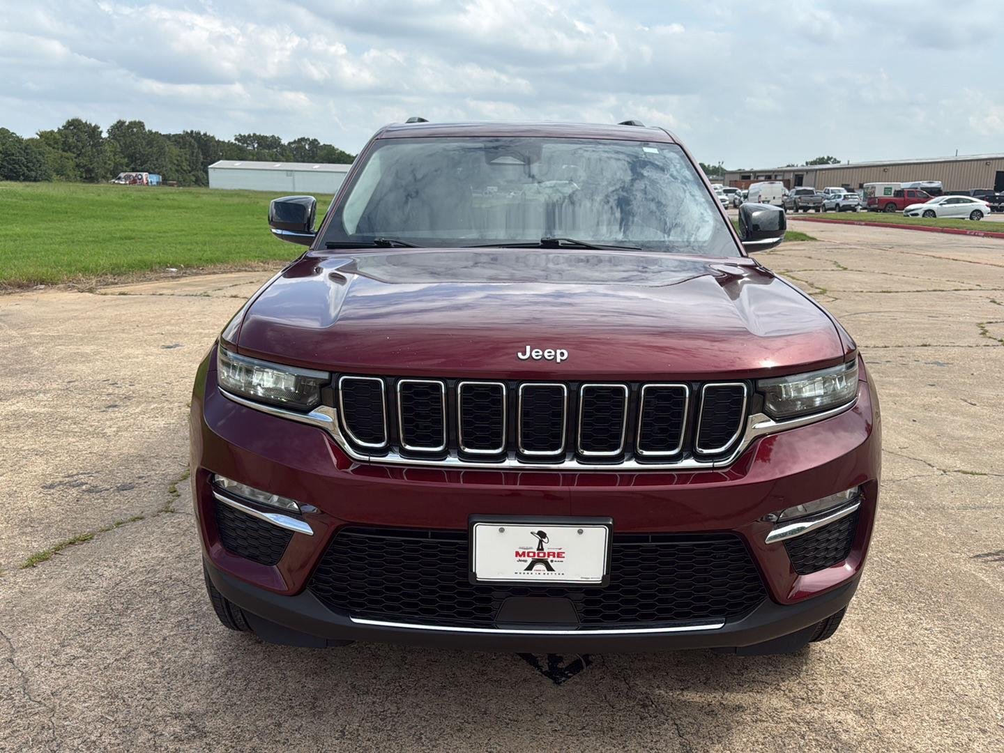 Used 2023 Velvet Red Pearlcoat Jeep Limited image 2