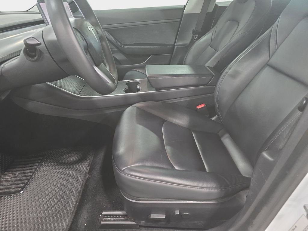 Used 2020 Pearl White Multi-Coat Tesla  image 21