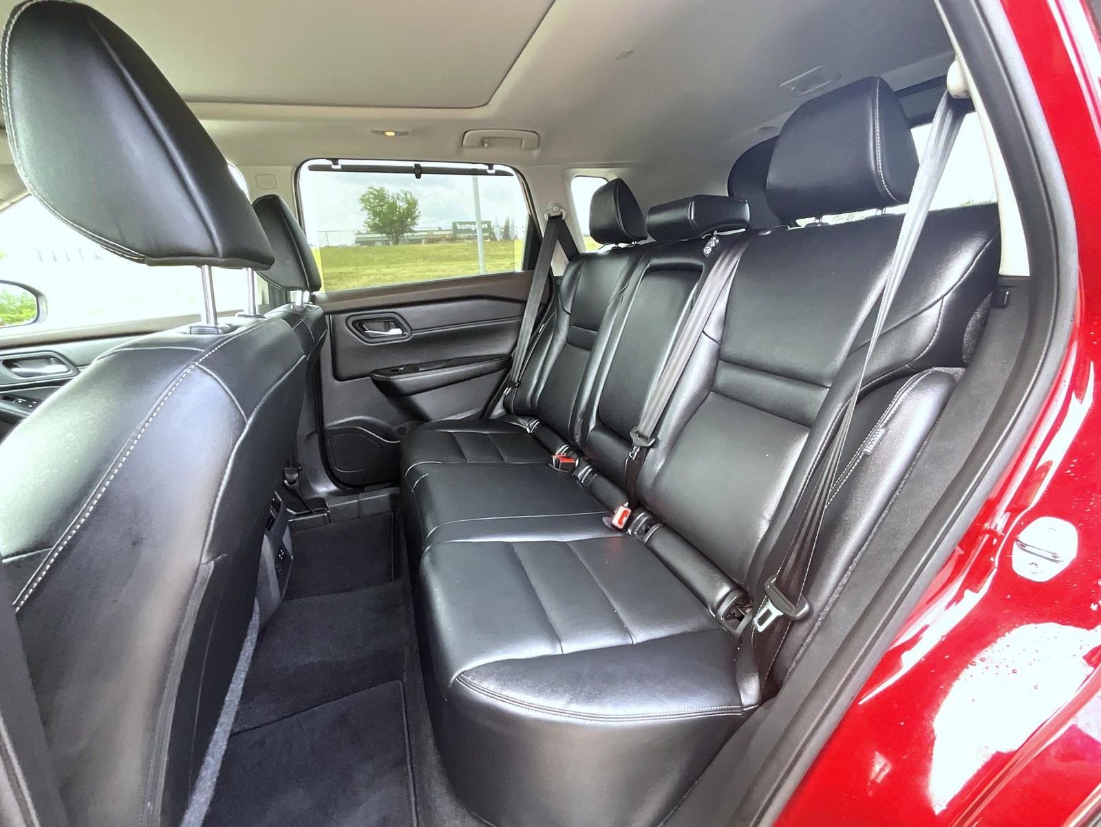 Used 2023 Red Nissan SL image 19