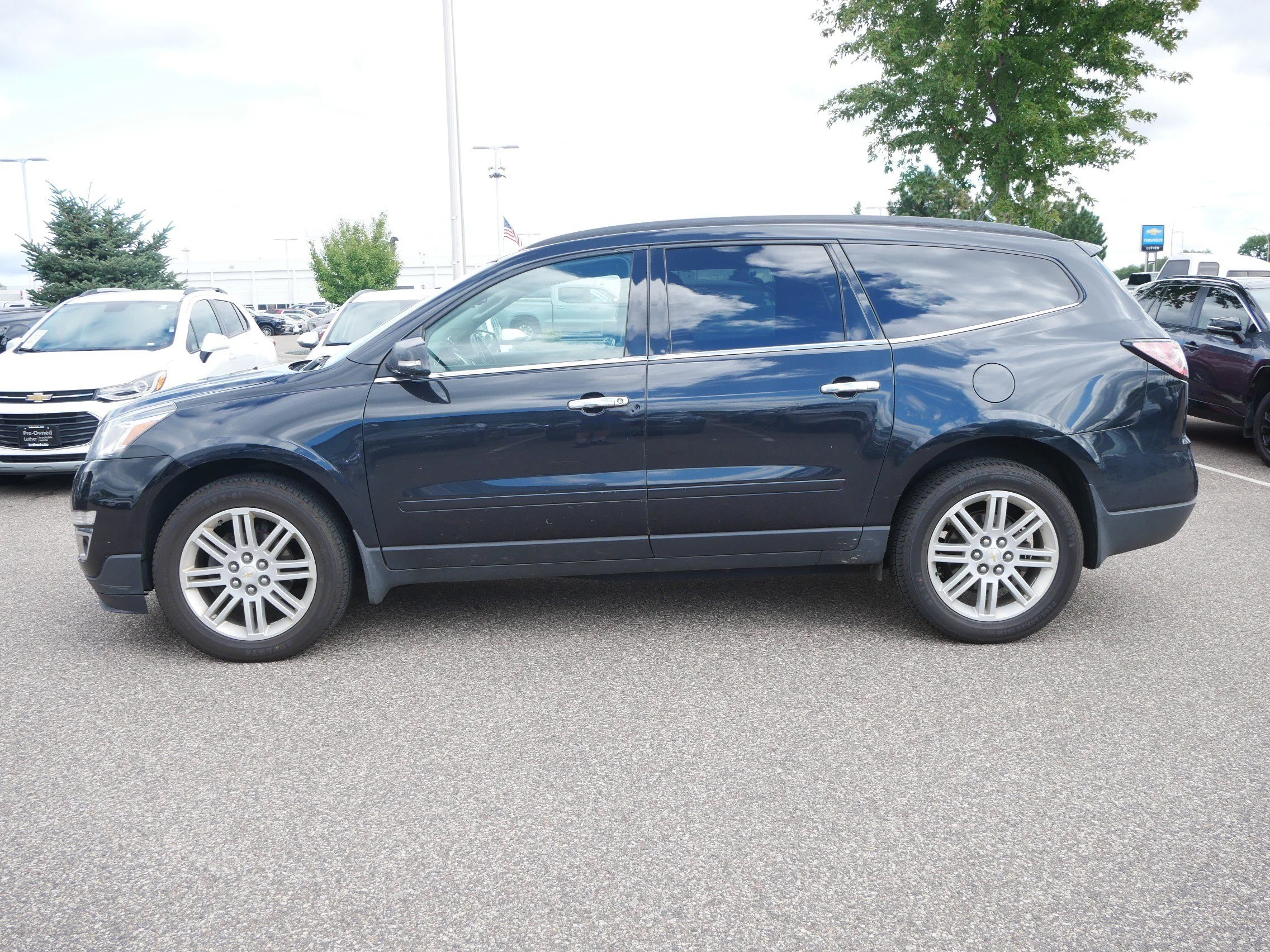 Used 2014 Black Granite Metallic Chevrolet LT image 4