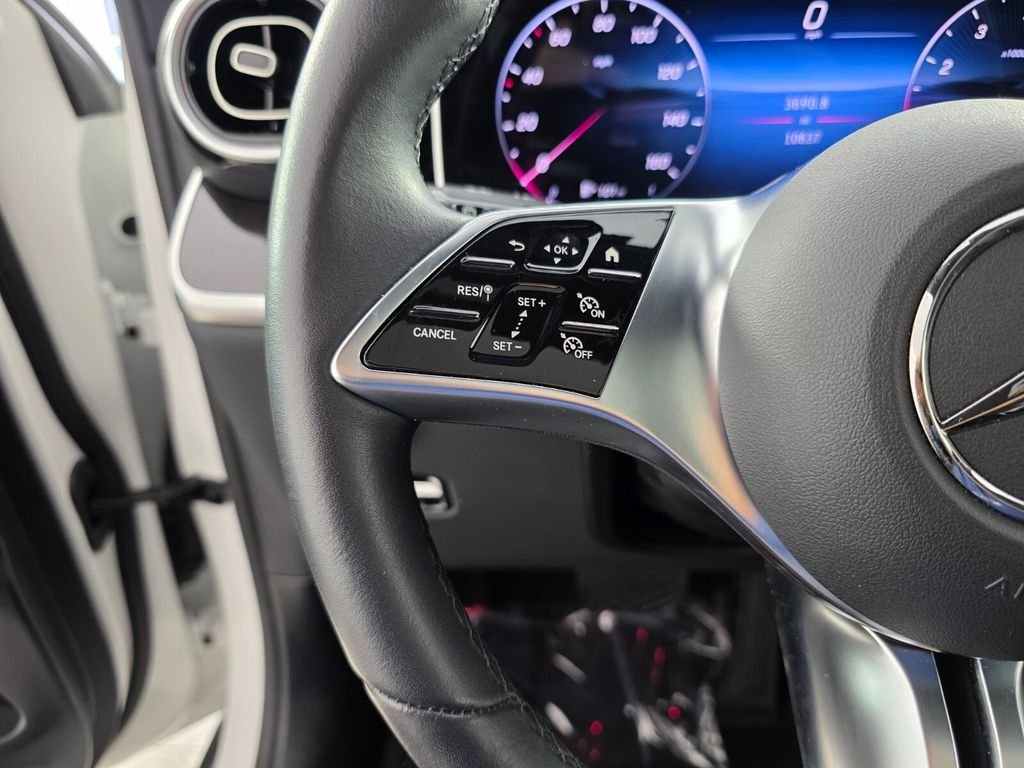 Certified Used 2025 White Mercedes-Benz GLC 300 image 19