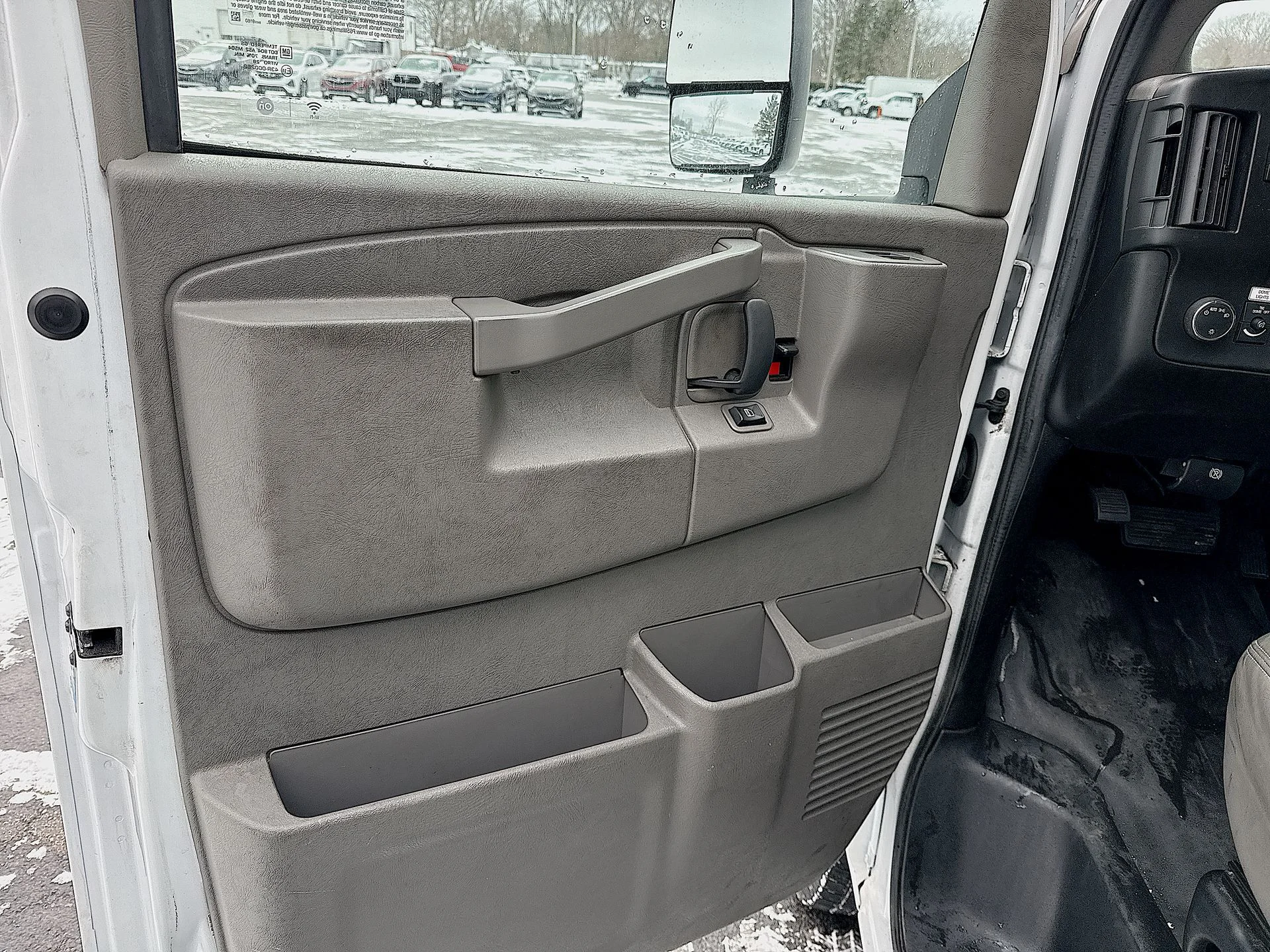 Used 2020 Summit White GMC Work Van image 19