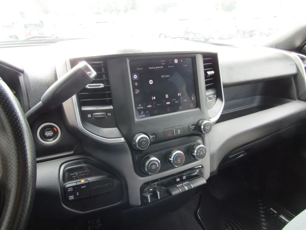 Used 2022 Granite Crystal Clearcoat Metallic Ram Big Horn image 23