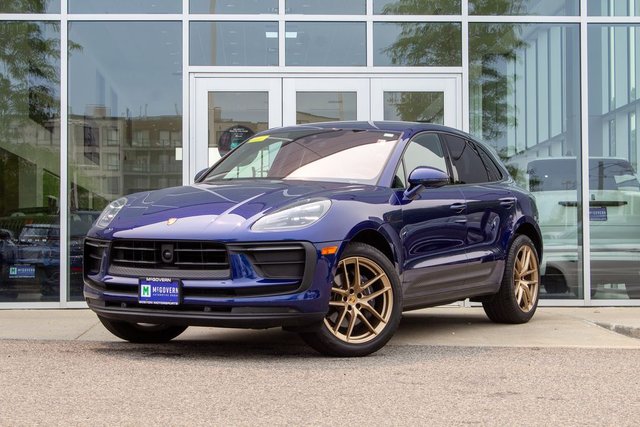 2025 Porsche Macan Base