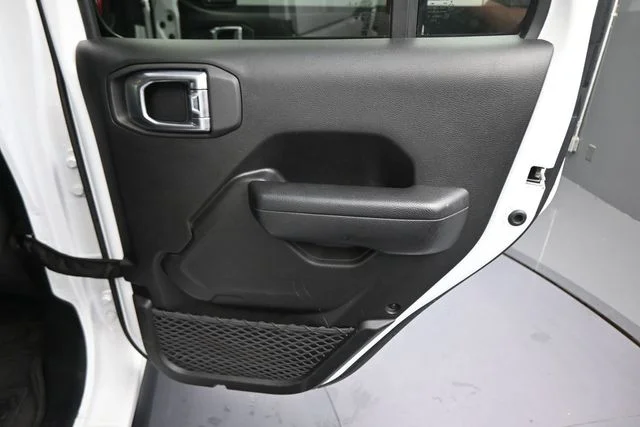 Used 2023 White Jeep Rubicon image 23