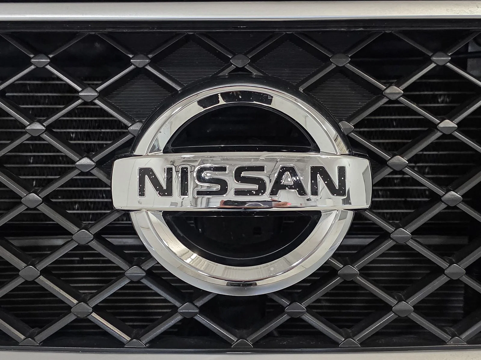 Used 2020 Red Nissan SV image 13