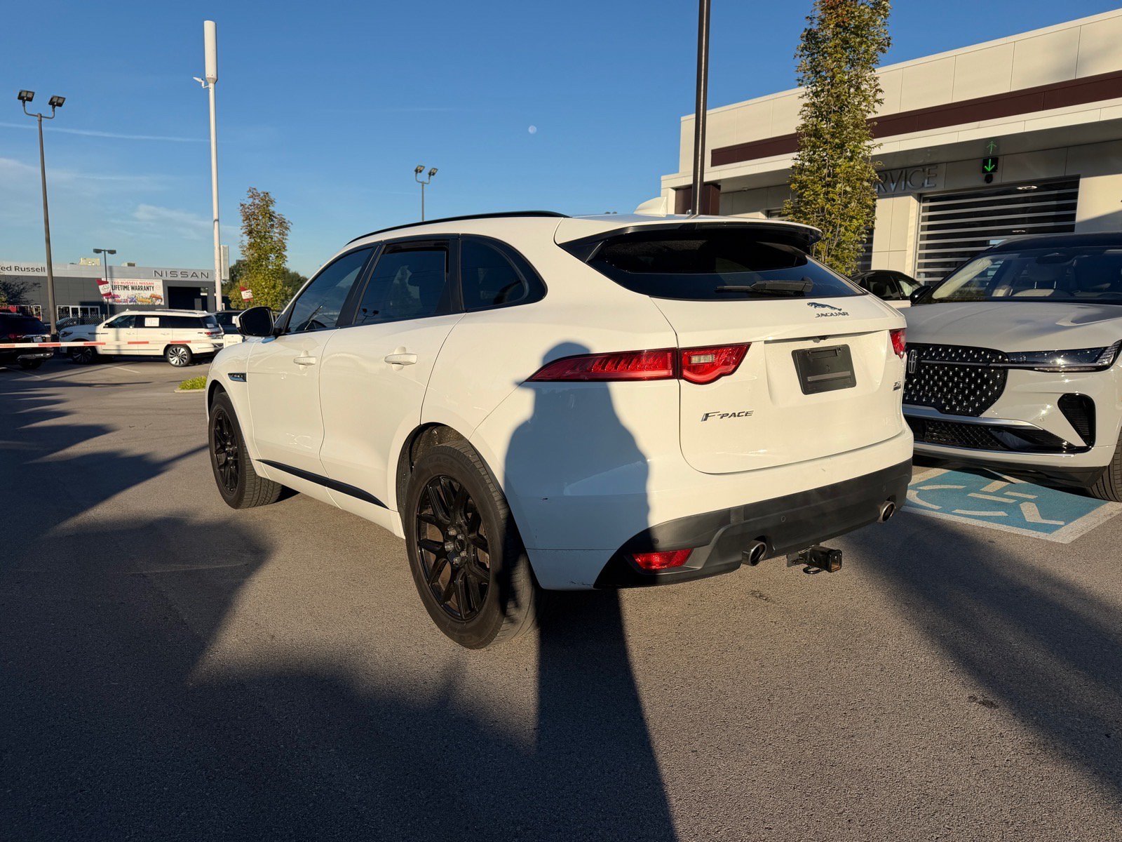 Used 2017 Polaris White Jaguar 35t R-Sport image 3