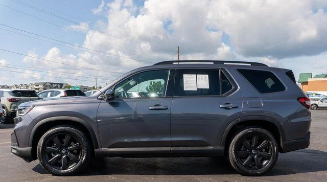 Used 2025  Honda Black Edition image 9