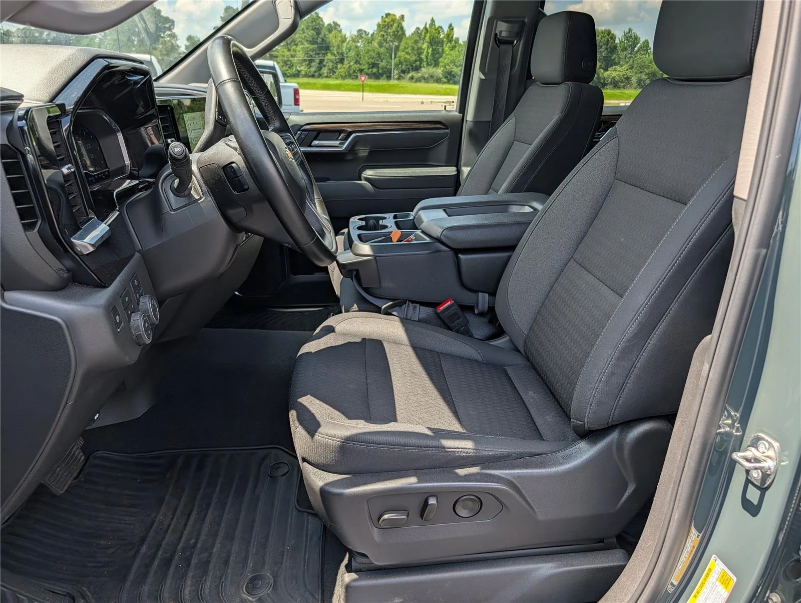 Used 2025 Cypress Gray Chevrolet LT image 11