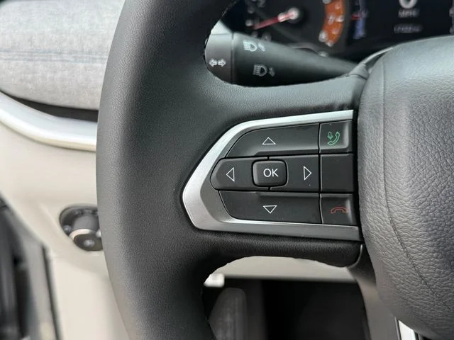 Used 2024 Gray Jeep Latitude image 14