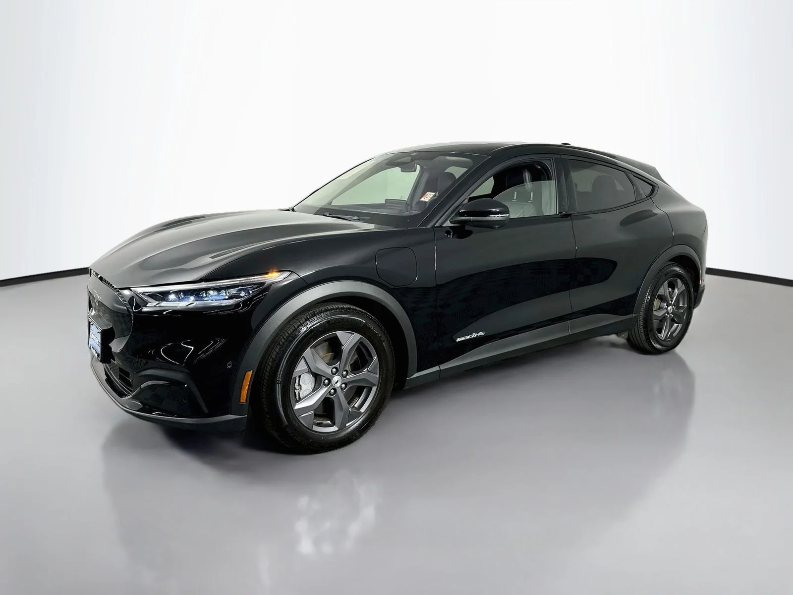 Used 2023 Shadow Black Ford Select image 3