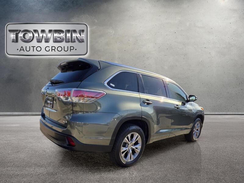 Used 2015 Green Toyota XLE V6 image 5