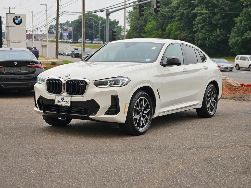 Used 2025 Alpine White BMW M40i image 3