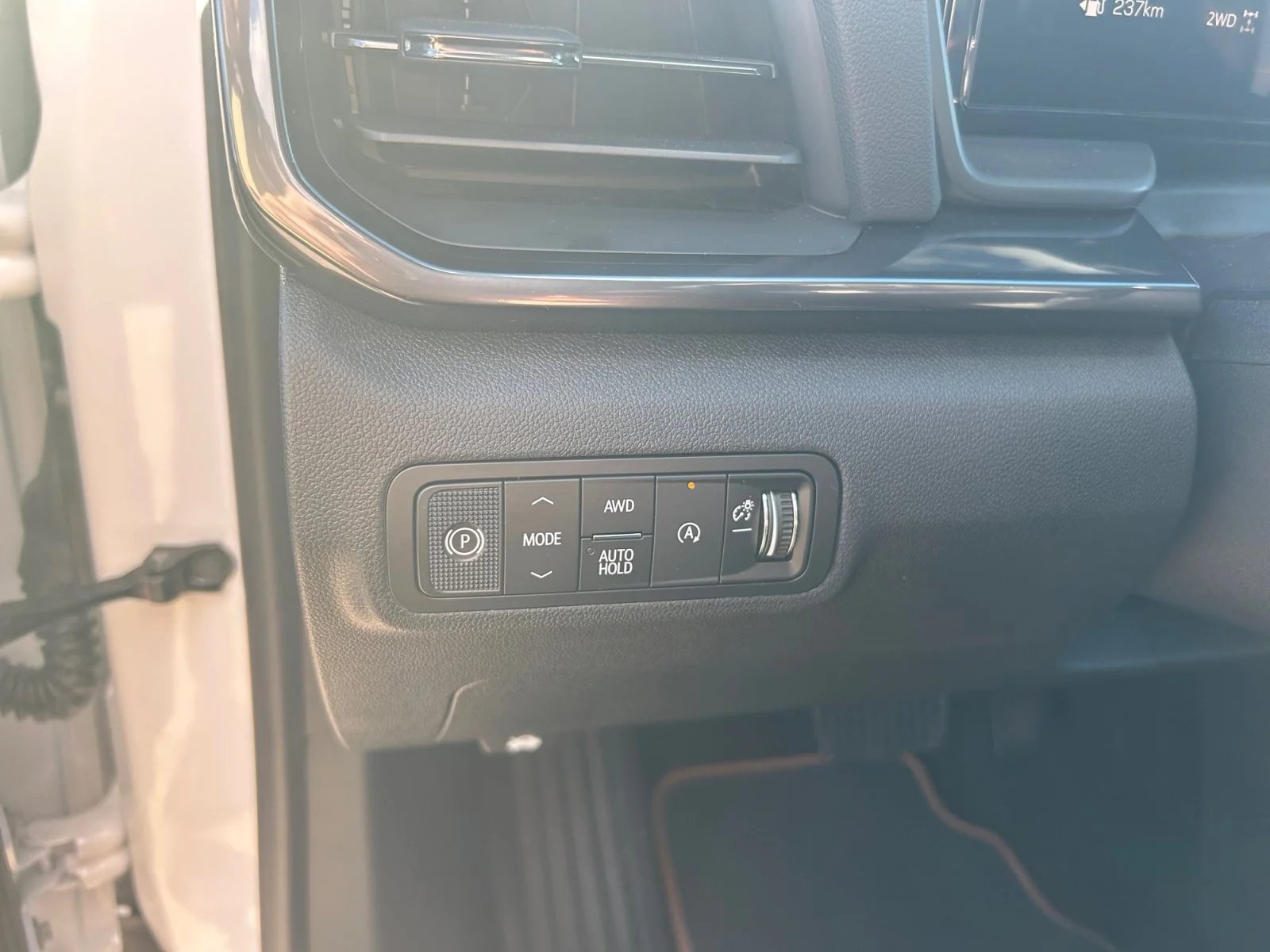 New 2027 Summit White GMC AWD AT4 image 16