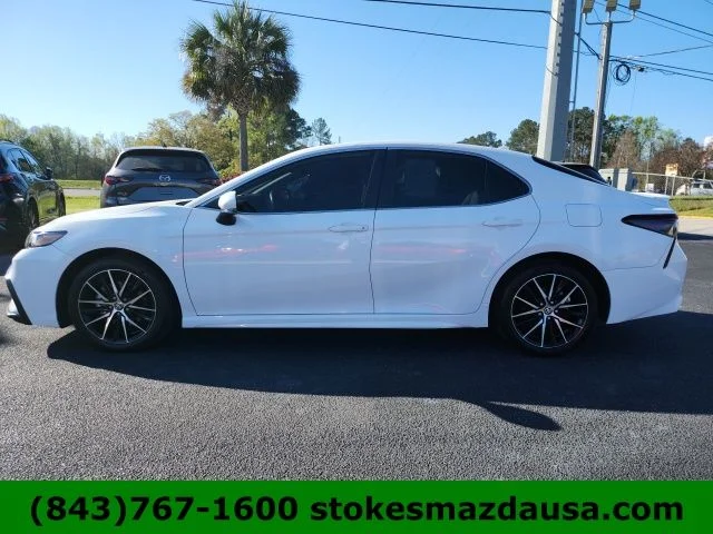 Used 2024 White Toyota SE image 9