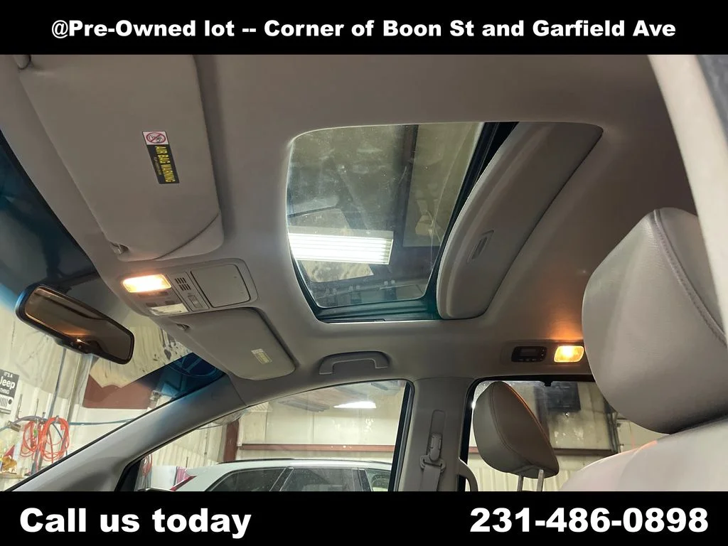 Used 2012  Honda EX-L image 12