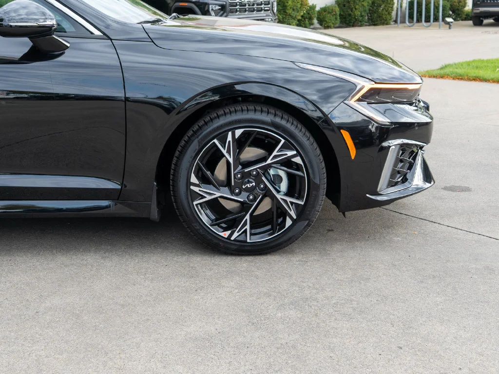 New 2027 Aurora Black Pearl Kia GT-Line image 32