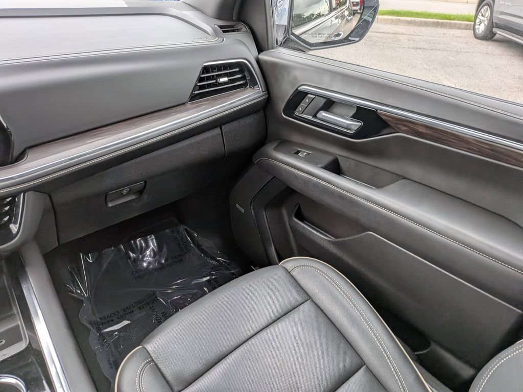 2025 Chevrolet Tahoe Premier - Photo 16