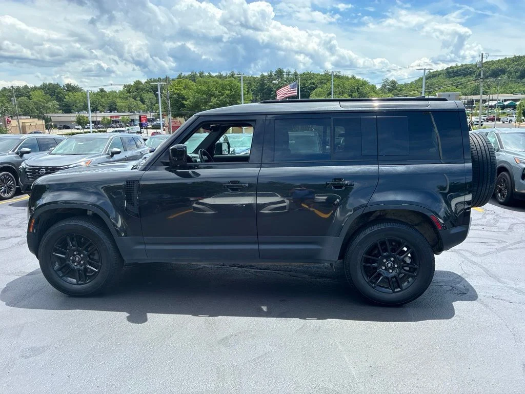 Used 2025 Black Land Rover S image 4