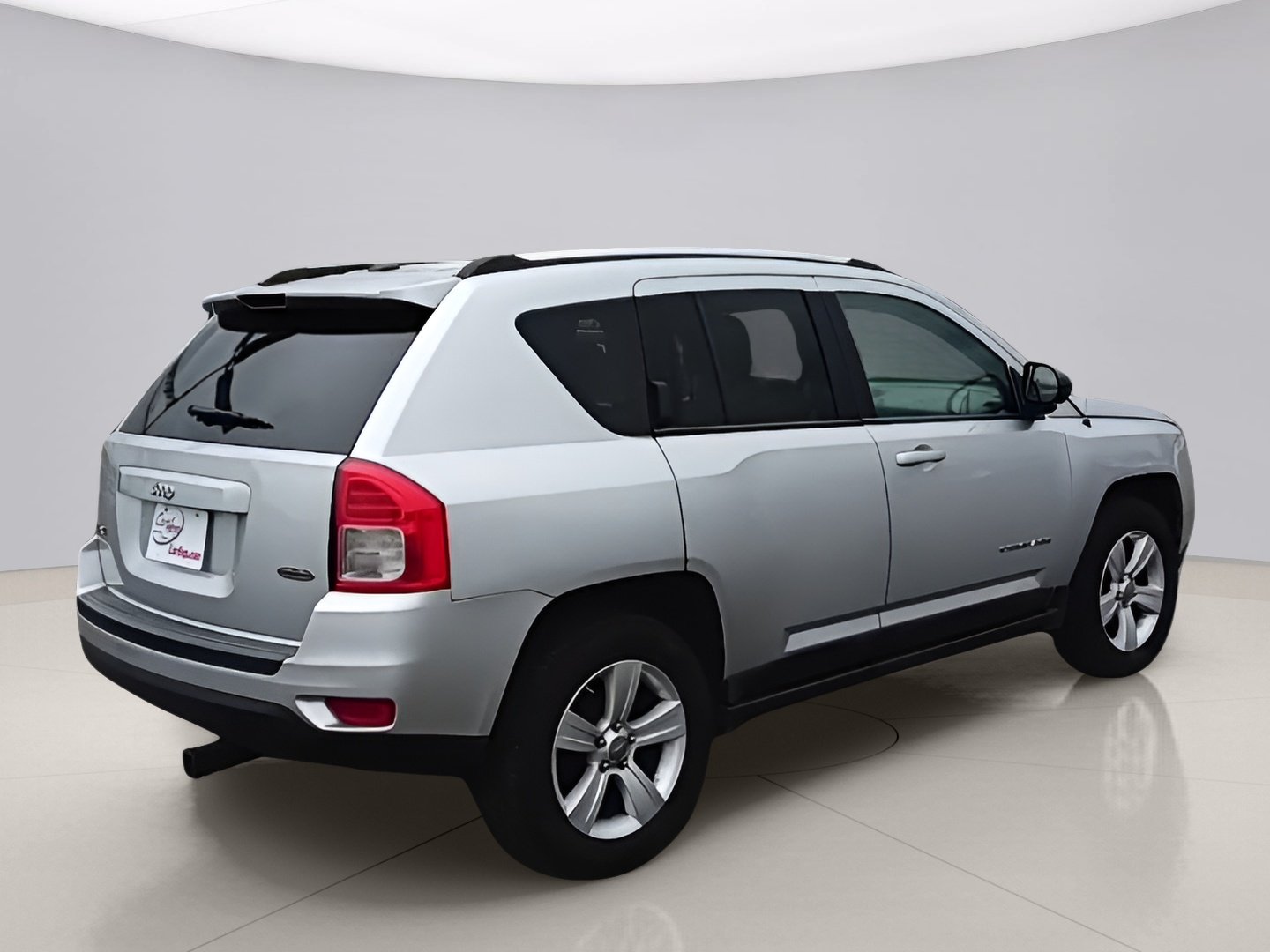 Used 2011 Silver Jeep NORTH EDITION image 7