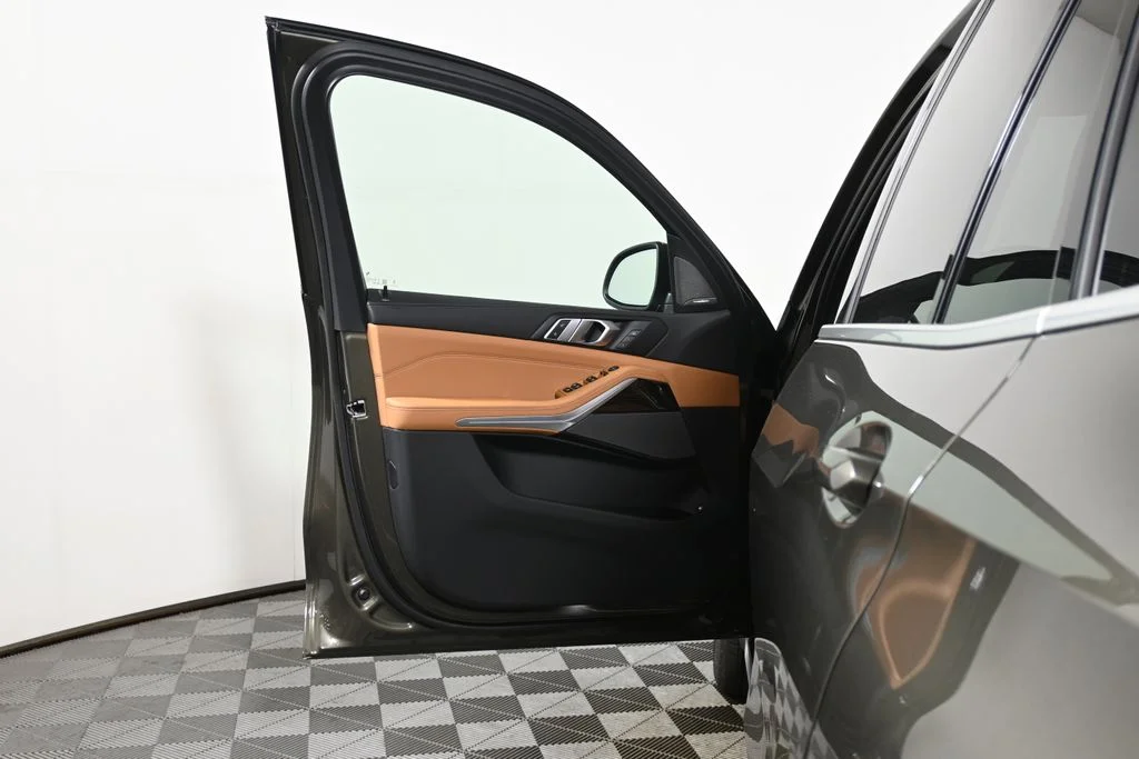 New 2026 Green BMW xDrive50e image 28