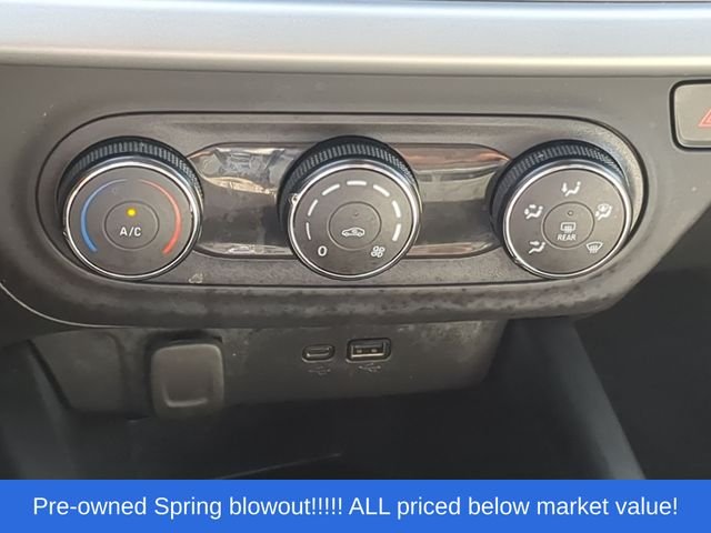 Used 2025 White Chevrolet LS image 31