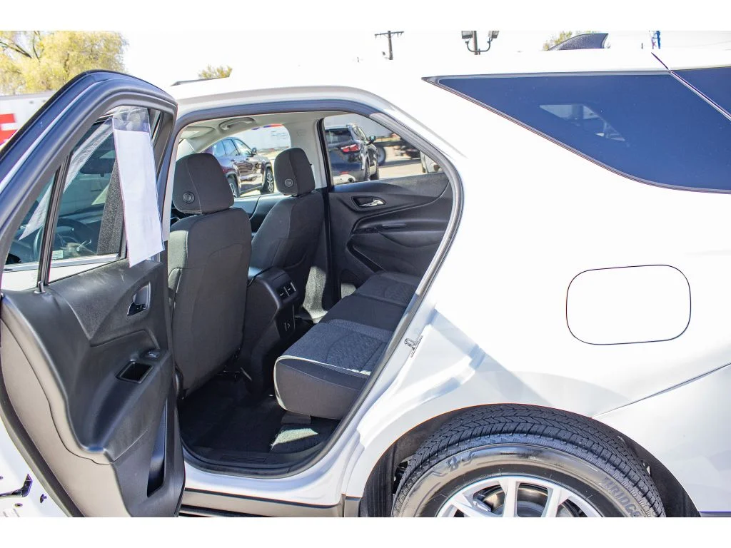 Used 2024 Summit White Chevrolet LT image 14