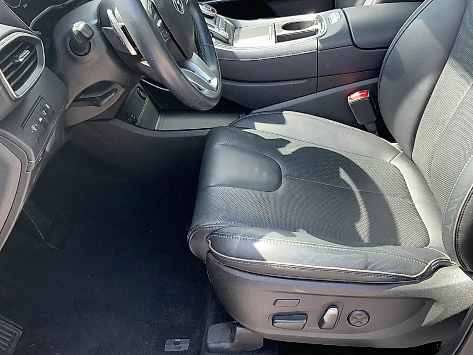 Used 2023 Shimmering Silver Hyundai Limited image 14
