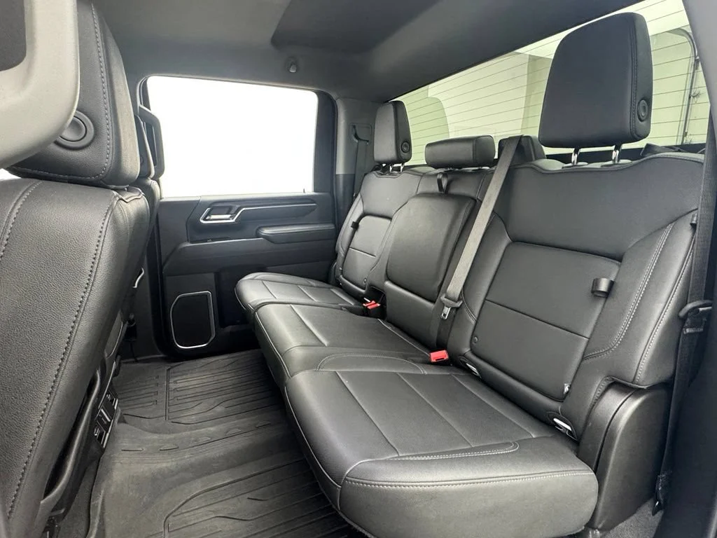 Used 2025 Summit White GMC SLT image 40