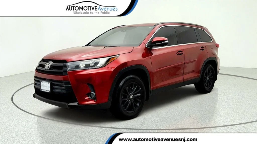 Used 2019 Salsa Red Pearl Toyota SE V6 AWD image 1