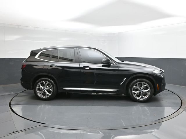 Used 2024 Black BMW xDrive30i image 15