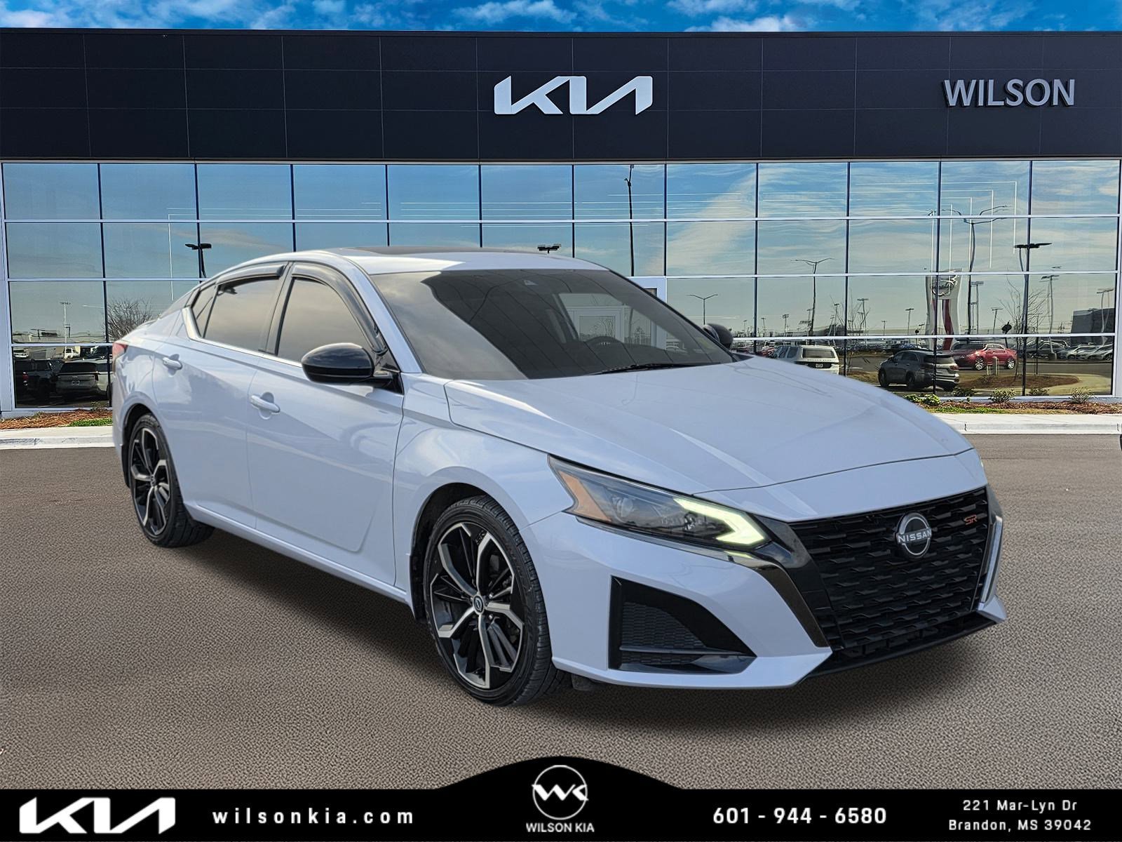 2023 Nissan Altima SR