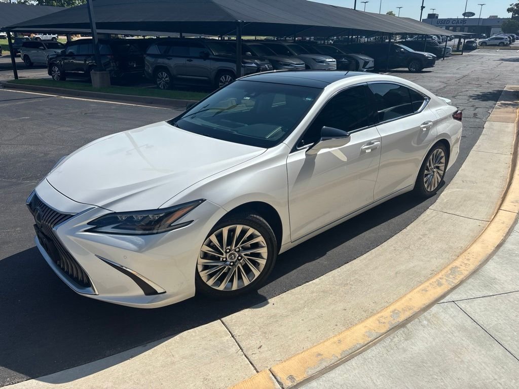 Used 2021 White Lexus 350 Luxury image 1