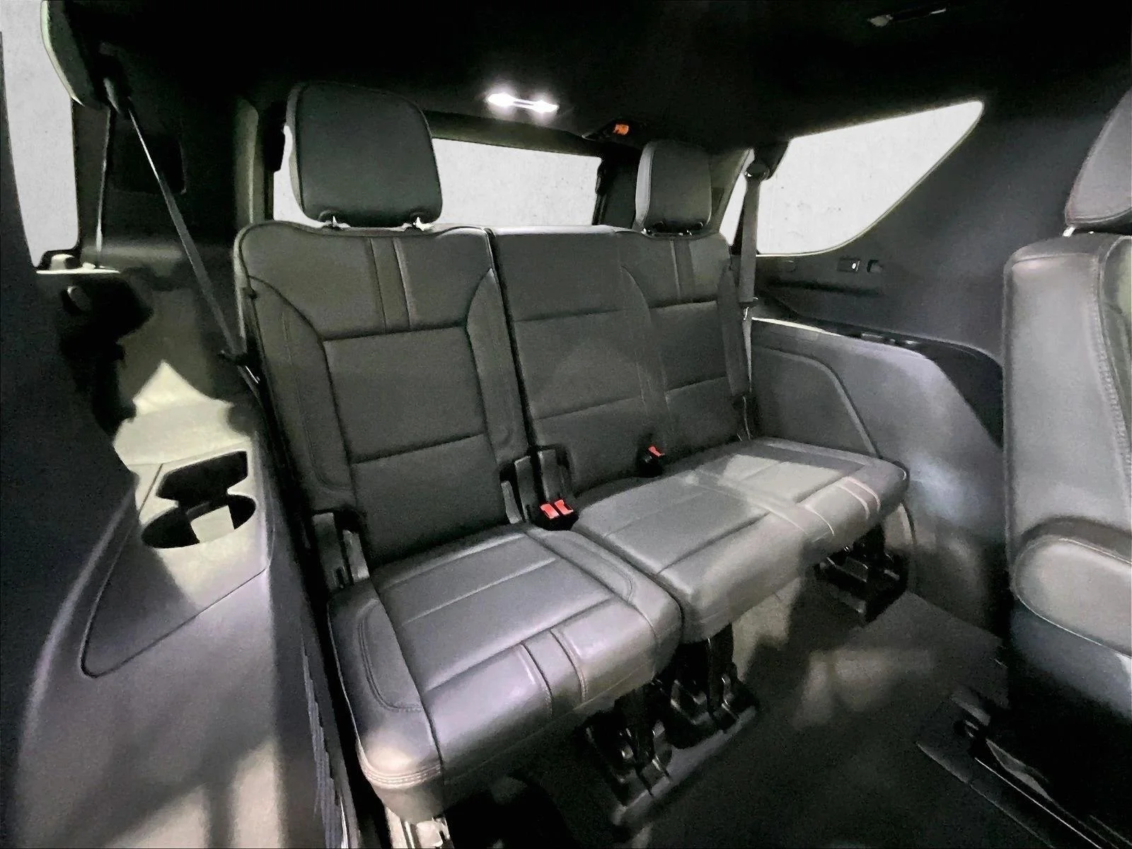 Used 2023 Iridescent Pearl Tricoat Chevrolet RST image 30