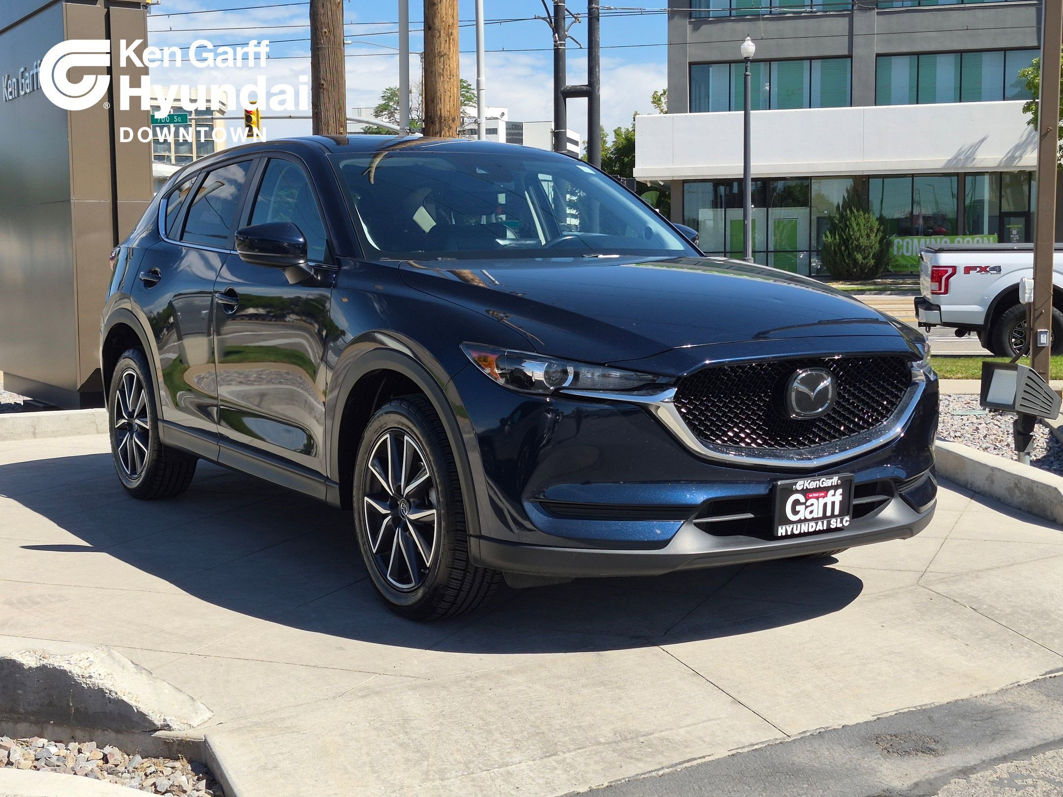 2018 Mazda CX-5 Touring auto's photo