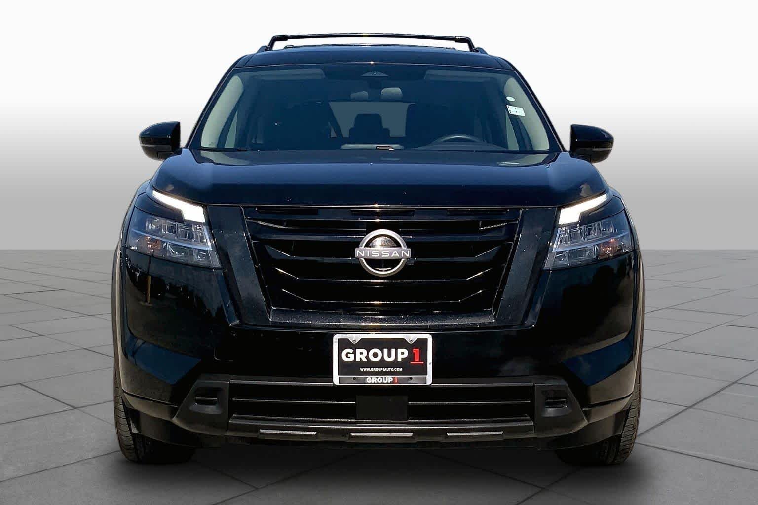 Used 2022 Super Black Nissan SV image 4